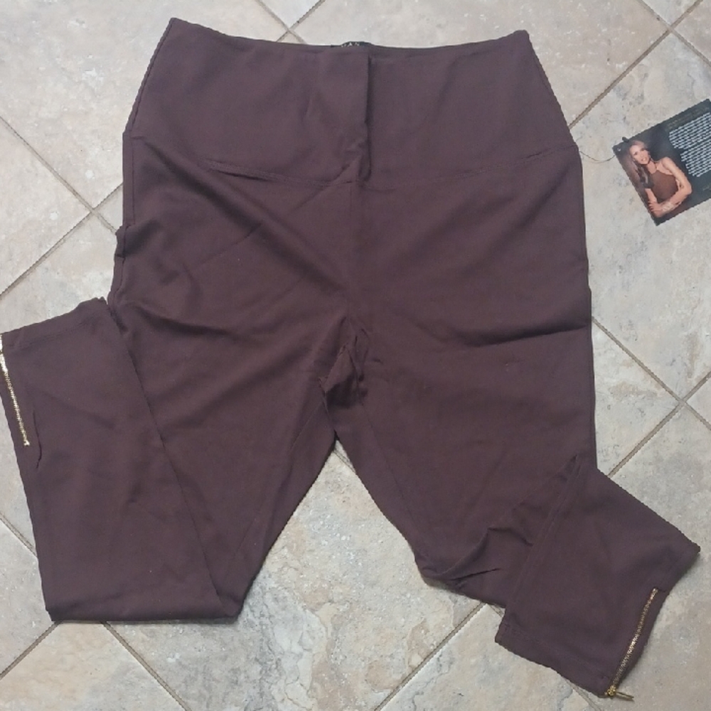 IMAN Brown Leggings with Gold Zipper Trim